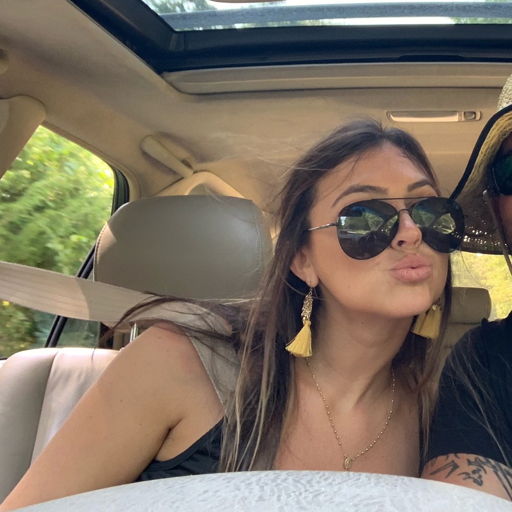 Meet your Posher, Cari